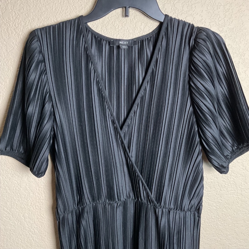 Next Womens 8 Black Short Sleeve Plisse Midi Dress Elegant Timeless Evening Work - Picture 4 of 6